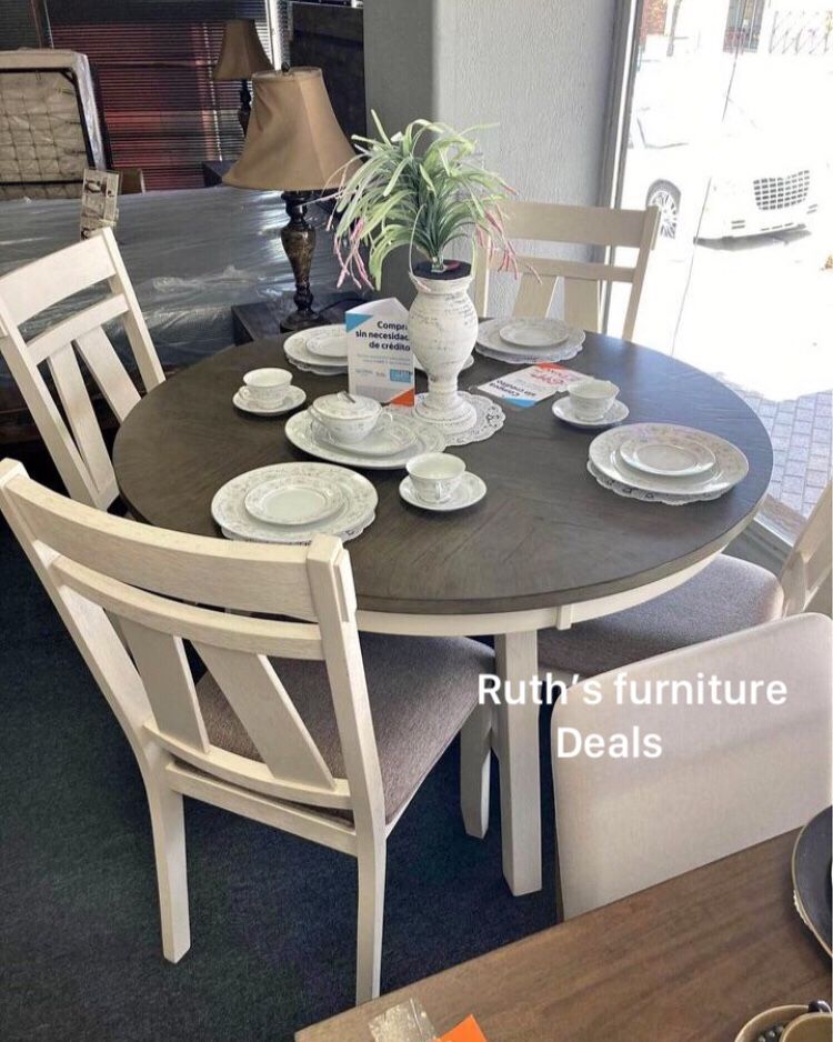 Beautiful 6-pc Dining Set ( Table + 4 Chairs)
