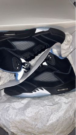 Men’s Jordan 5 UnC size 8.5