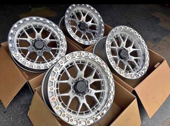 Vendo Rines nuevos Look Off Road 17 x 9 para Toyota Tacoma y Chevy Silverado