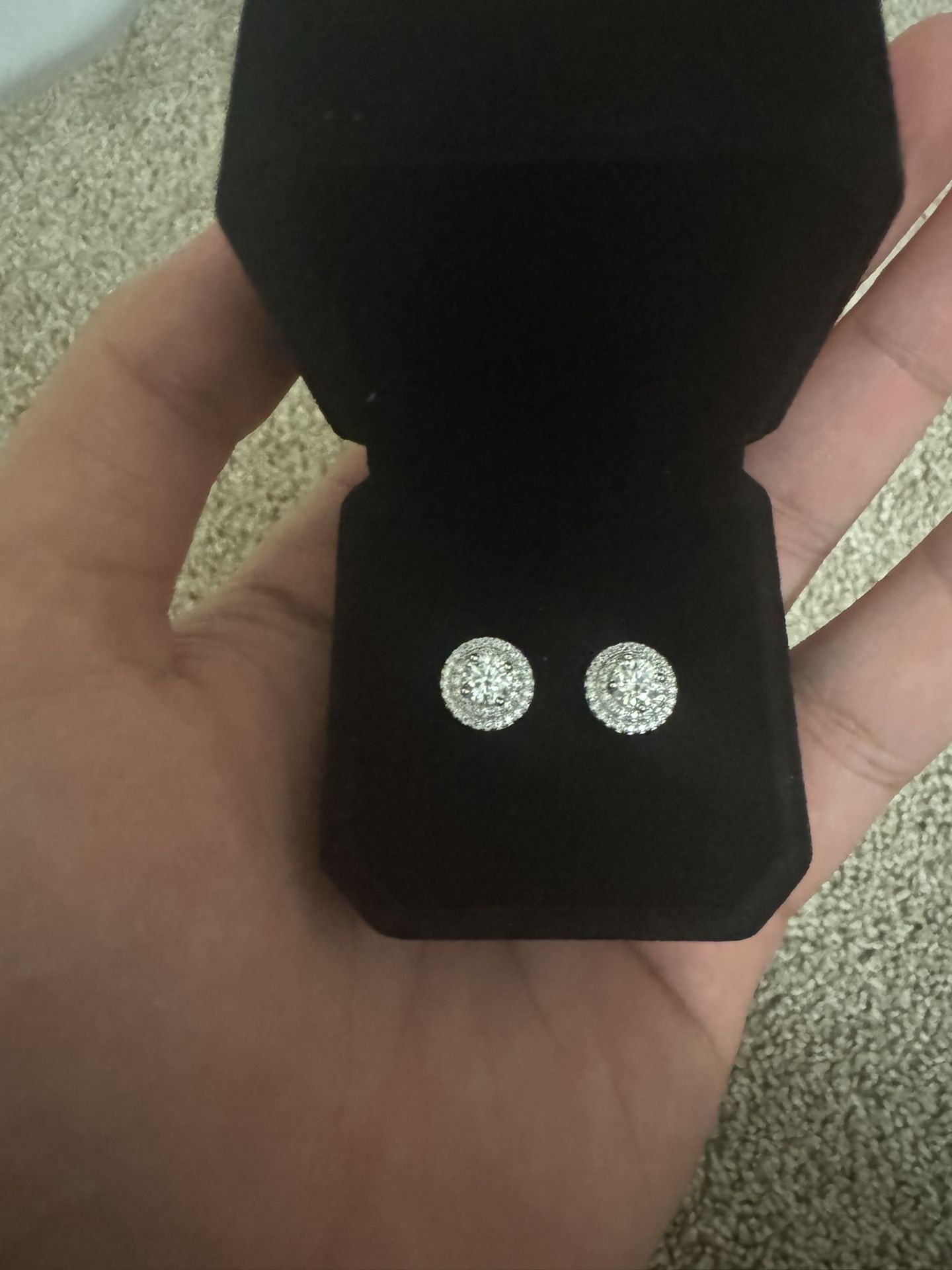 GRA Diamond Halo Stud Earring Pass Diamond Test