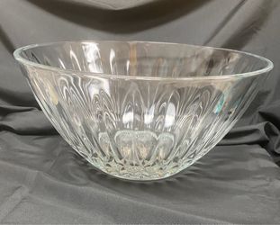 Beautiful Punch Bowl/Salad Bowl