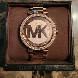 Woman's Michael Kors Watch - Rose Gold
