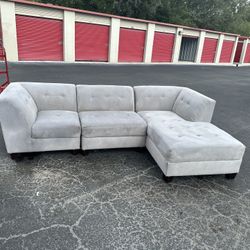 Comfy, Gray Sectional Couch🔥🔥