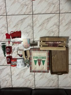 Christmas Decoration Milk Crate Glass Plate Wood Tray And Miscellaneous  Decor Pillows