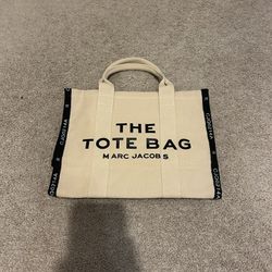 Marc Jacob’s Tote Bag Beige 