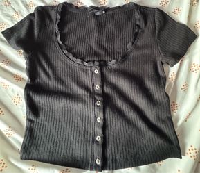 Forever 21 Black (M) size crop top