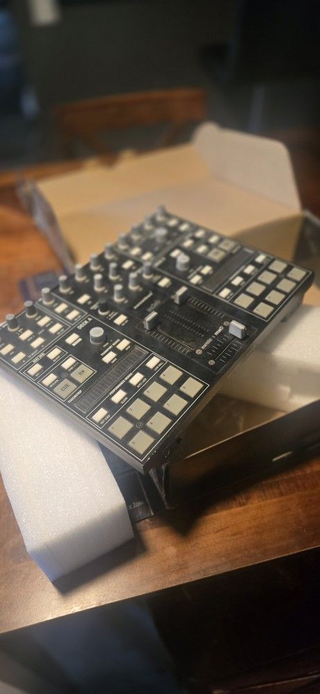 Novation Twitch Dj Mixing Board