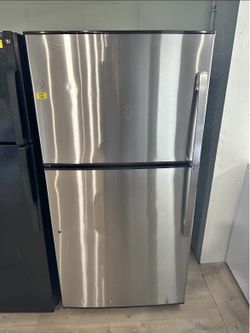 Ge Top And Bottom Refrigerator 