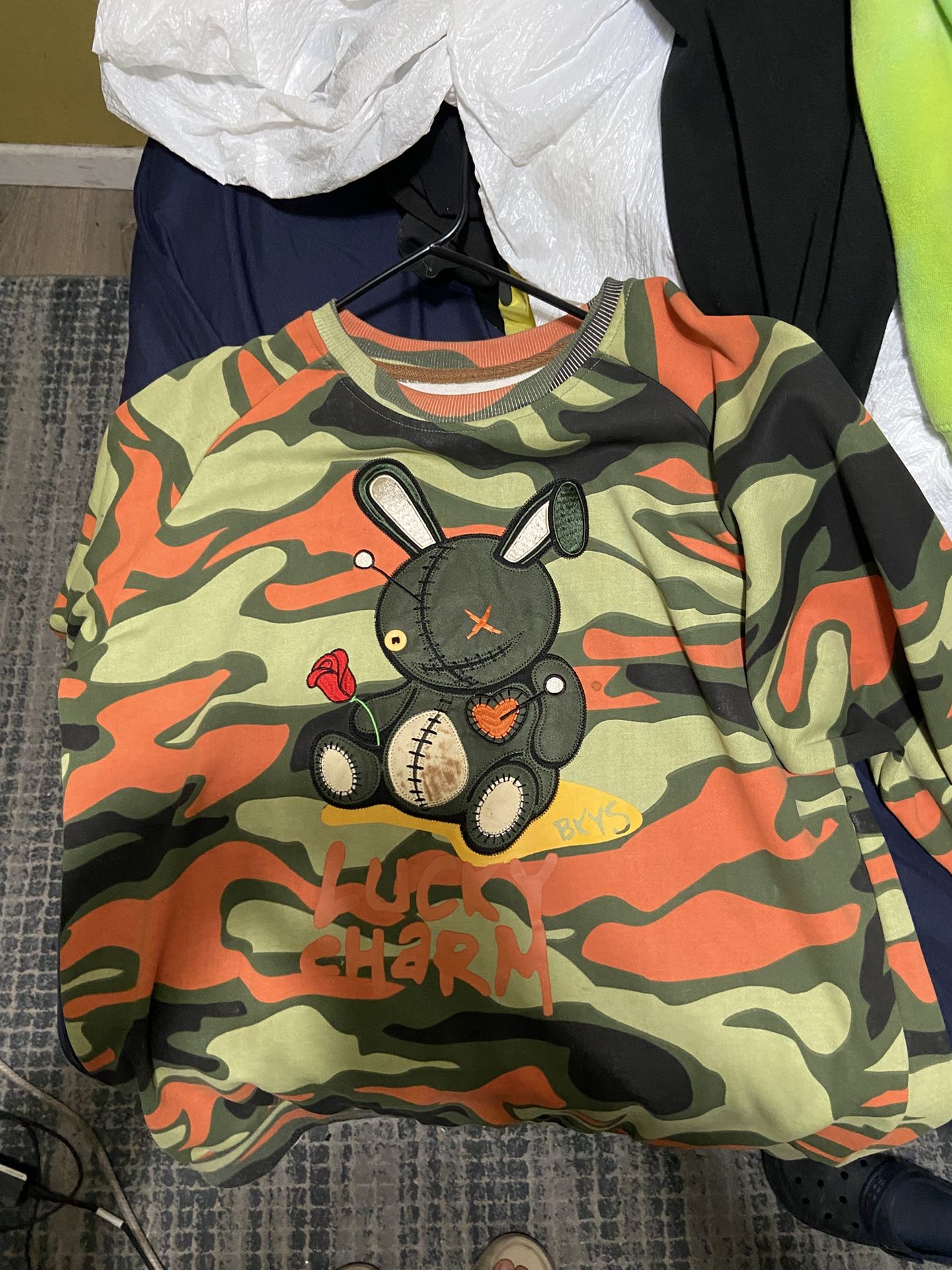 Size Large Luch Charm Sweater