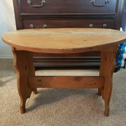 Brown round table w/2 leaflets