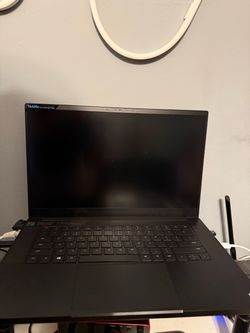 Razer Blade 15 2020 i7 • 16gb ram • 1660 Ti • 256gb SSD
