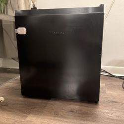 Refrigerator – Good Condition – Must Go  