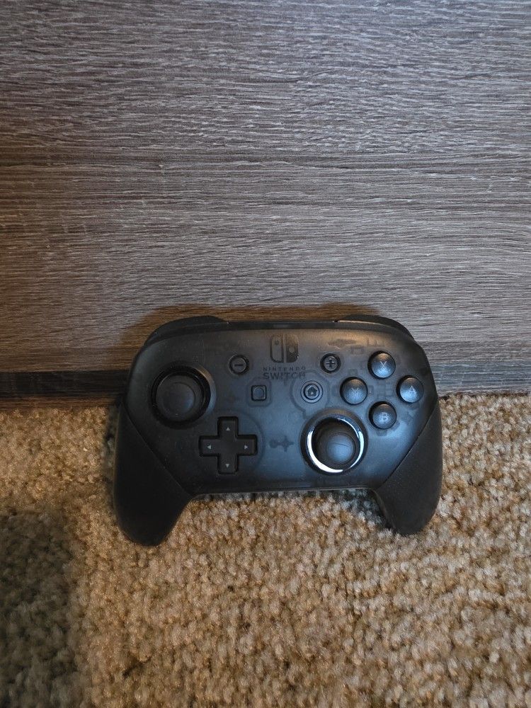 Nintendo Switch Pro Controller