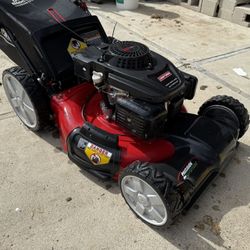 Self Propelled Lawn Mower Excellent Condition!!