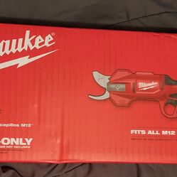 Milwaukee  M12 Pruning Shears
