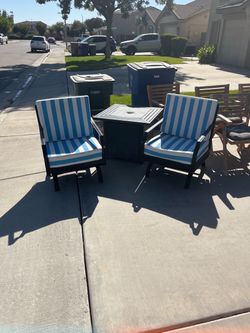 Outdoor Patio Chairs with Fire Pit Table
