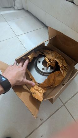 New Ford Motorcraft Brake Rotor (BRR-241 / 7U2Z-1V125-ED)
