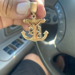 Gold Pendant 