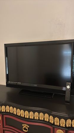 Vizio Flat Screen TV with Remote