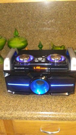 Blackmore audio Bluetooth connection lights up blue very loudt