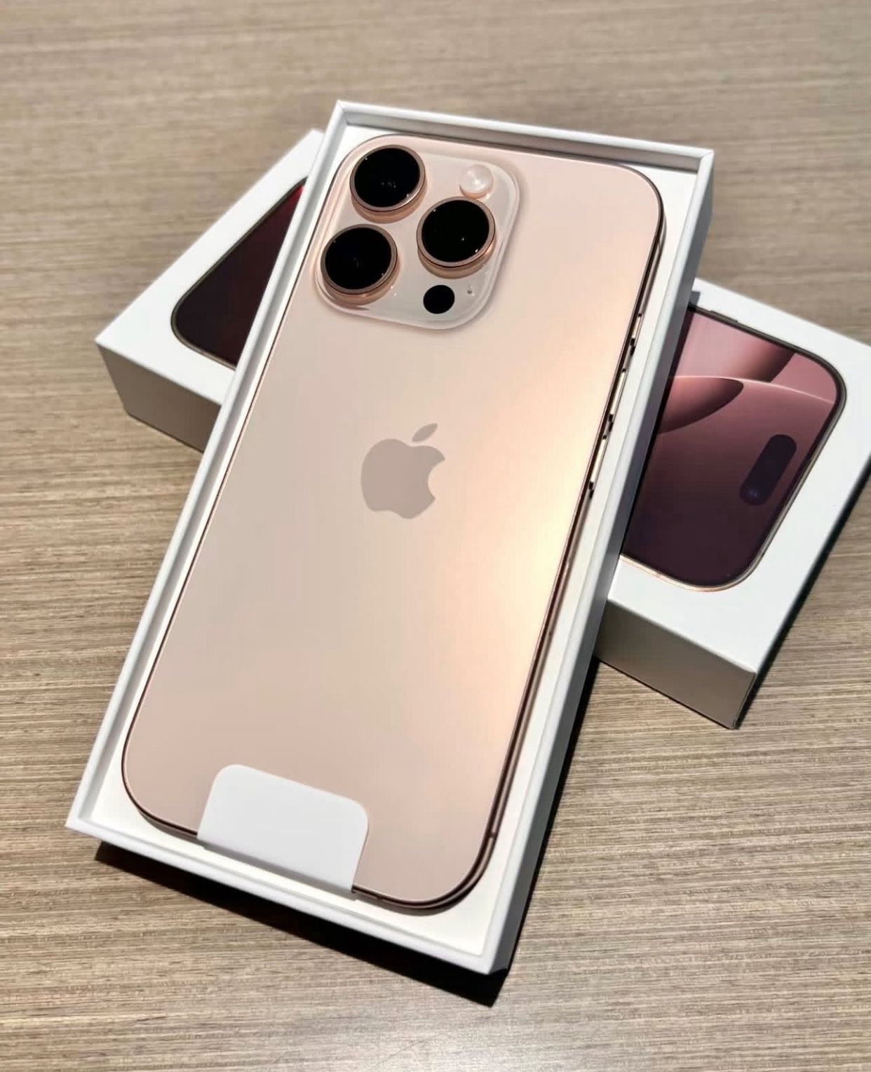 UNLOCKED iPhone 16 Pro Max 1TB Desert