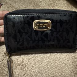 Michael Kors Wristlet Wallet 