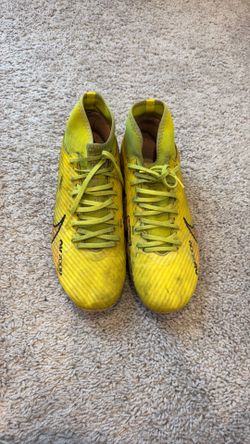 Nike soccer cleats 10