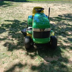 LT155 John Deere Riding Lawn Mower