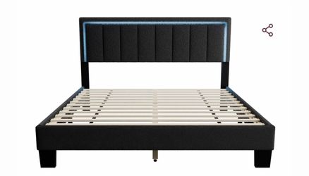 Queen size bedframe