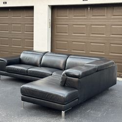 Sectional Couch/Sofa - Modern Design - Leather - Delivery Available 🚛