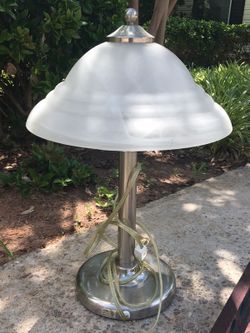 Table lamp