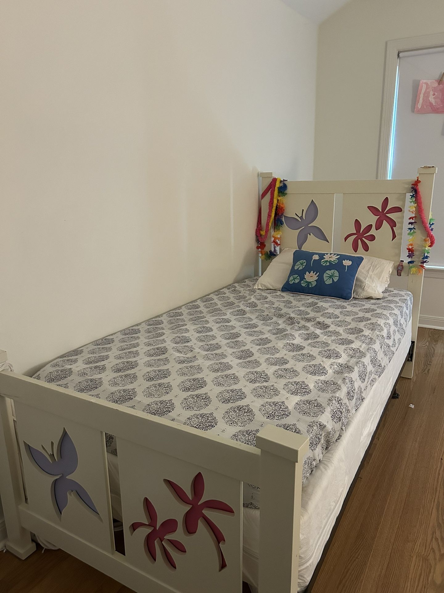 Adorable Twin Size Bed Frame & Free Box Spring