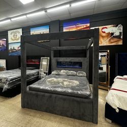 Canopy Bed// Comes In Queen And King/// Same Day Delivery