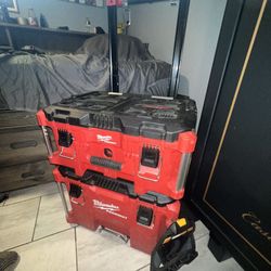 Packout Two Piece With Outlet 