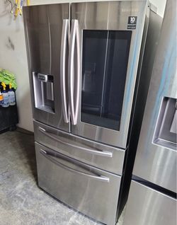 Samsung 4-Door Family Hub French Door Refrigerator