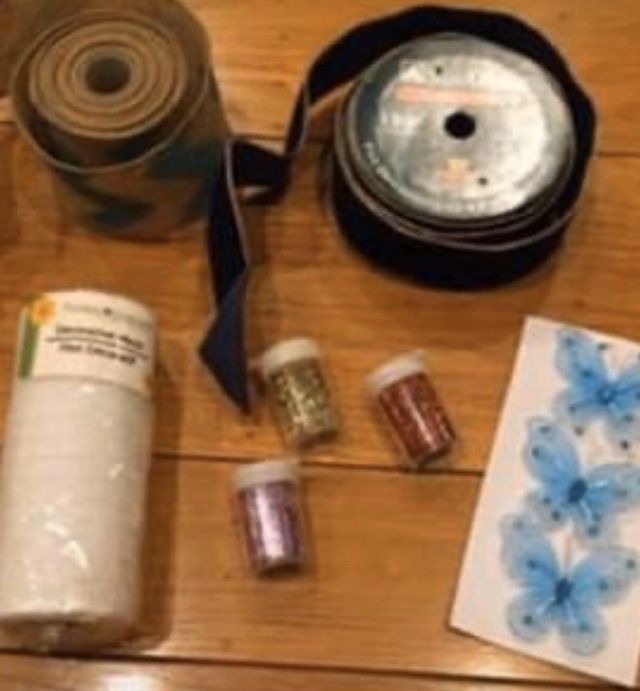 Lot of 7 Craft Items