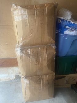 3 CAJAS GRANDES DE ROPA NUEVA