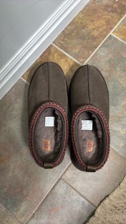 UGGS TAZZ ll dusted cocoa, women’s size 9 , only worn one time, excellent condition