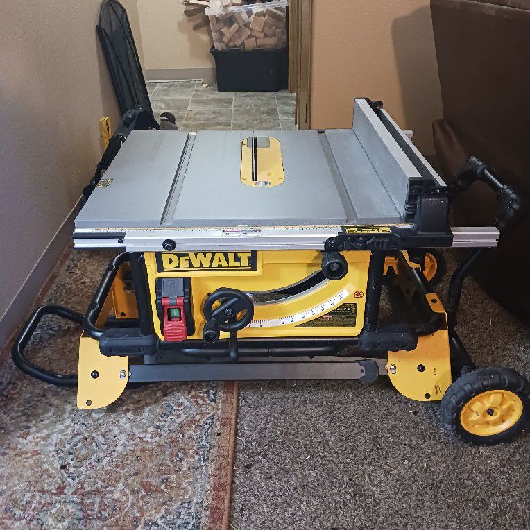 Dewalt Table Saw. 700$ Beautiful Saw. Need To Sell Immediately Best Offer Received By Tonight Gets It.   