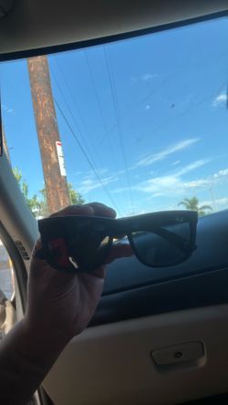 Raybans sunglasses