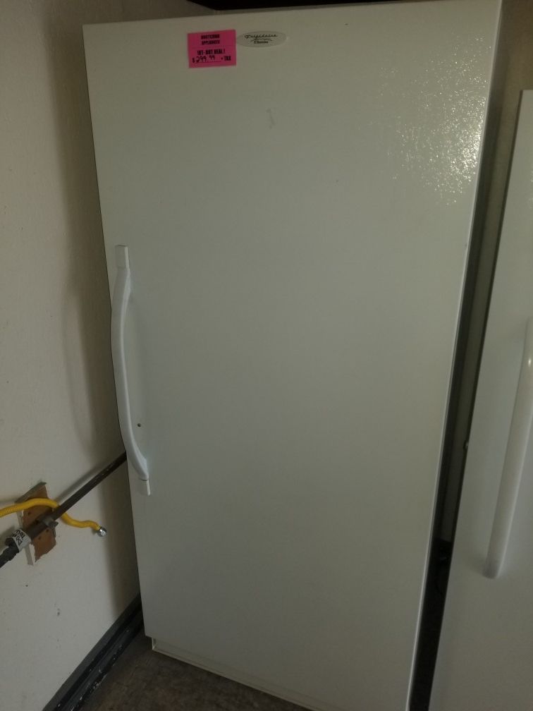 Frigidaire 20 cubic ft upright frost free freezer