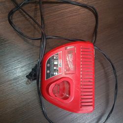 Milwaukee M12 Battery Charger 