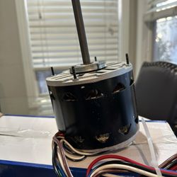 Brand LEUNGOO More features 1/3HP, 1075 RPM/ 3 Speed, 5.4A, 115V, Include 1 pcs capacitor 7.5μF/370V, 48 Frame. Replacement condenser fan motor