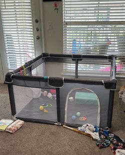 NEW play pen