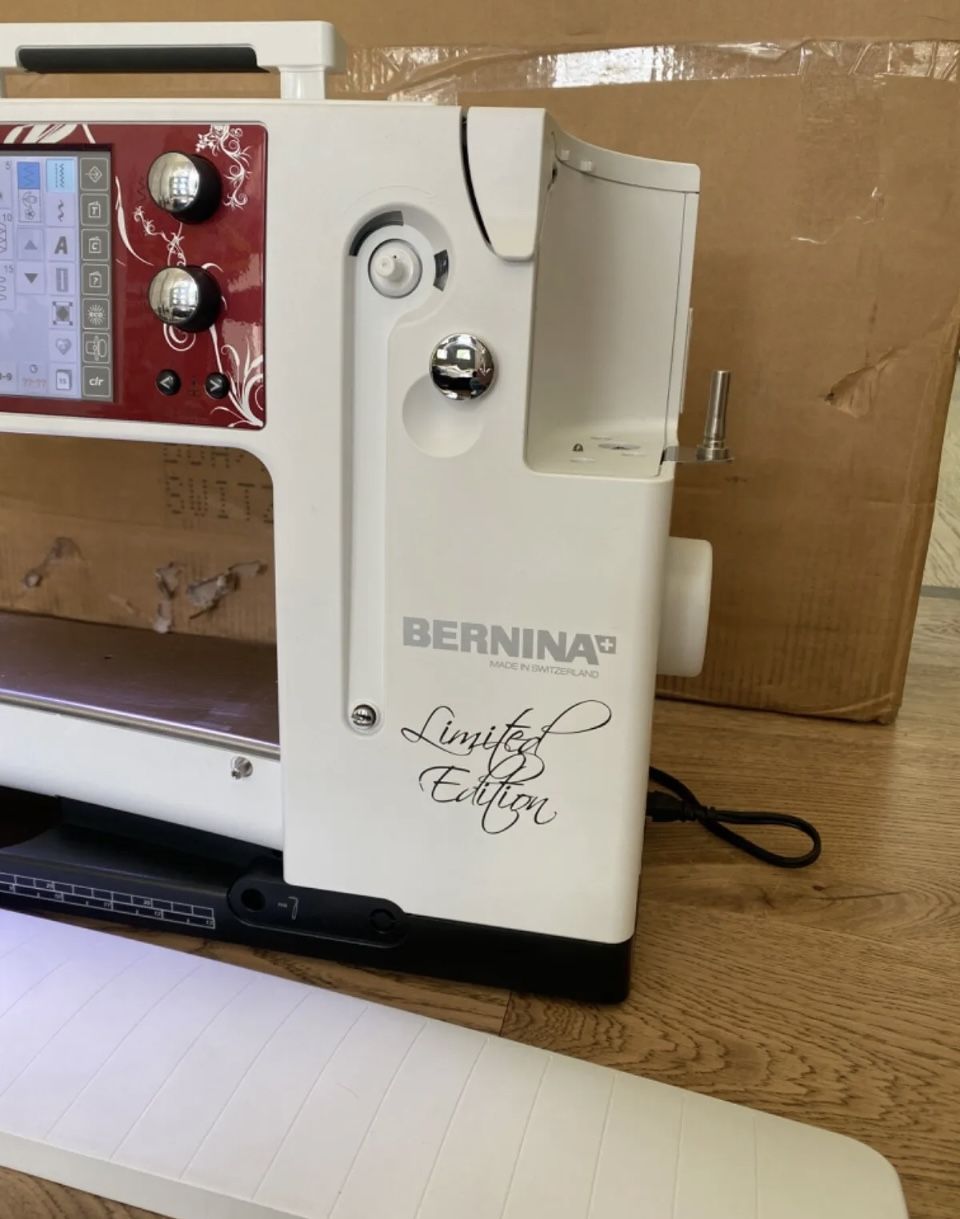 Bernina 830 Limited Edition Embroidery Machine/sewing Machine