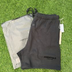 Black Essentials Short