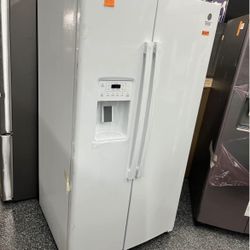 New Open Box GE White Refrigerator Side By Side Ice & Water