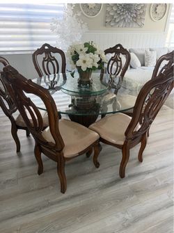 Round Glass Top Dining Table with 6 Chairs