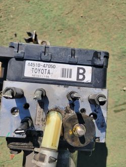 09 Prius ABS Parts