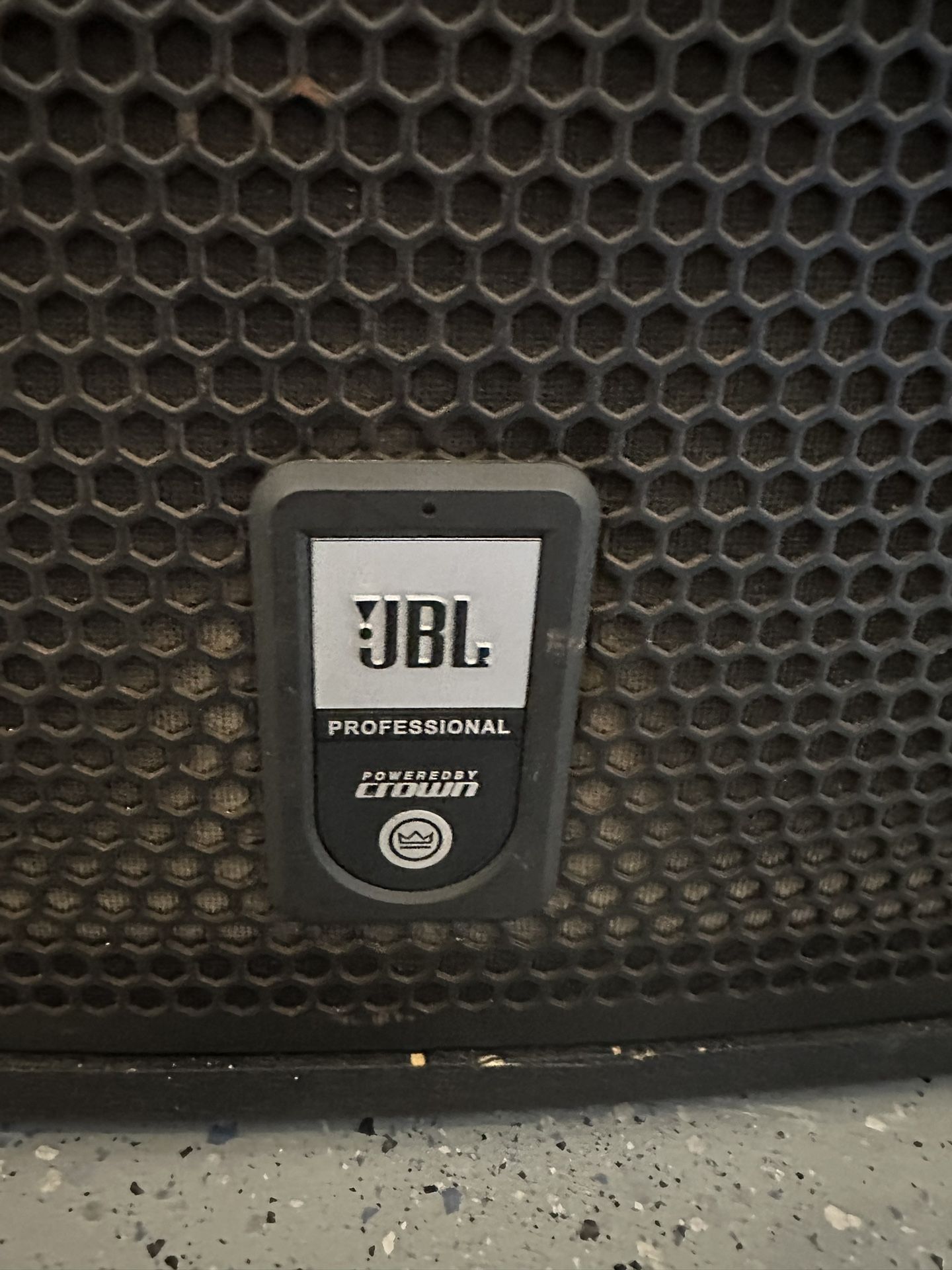 JBL PRX618SXLF 18 Inch Crown Powered Subwoofer Black for Sale in
